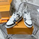 LV Trainer Sneaker (حذاء “لوي ترينر سنيكرز) - Image 6
