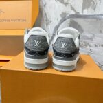 LV Trainer Sneaker (حذاء “لوي ترينر سنيكرز) - Image 8