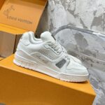 LV Trainer Sneaker (حذاء “لوي ترينر سنيكرز) - Image 4