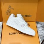 LV Trainer Sneaker (حذاء “لوي ترينر سنيكرز) - Image 2