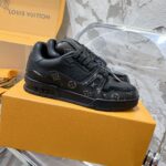 LV Trainer Sneaker (حذاء “لوي ترينر سنيكرز) - Image 3