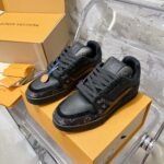 LV Trainer Sneaker (حذاء “لوي ترينر سنيكرز)