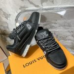 LV Trainer Sneaker (حذاء “لوي ترينر سنيكرز) - Image 7