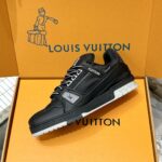 LV Trainer Sneaker (حذاء “لوي ترينر سنيكرز) - Image 2
