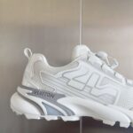 LV Runner Tatic Sneaker (حذاء لوي رانر تاتيك سنيكرز) - Image 5