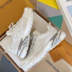 LV Runner Tatic Sneaker (حذاء لوي رانر تاتيك سنيكرز) - Image 9