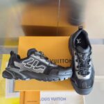LV Runner Tatic Sneaker (حذاء لوي رانر تاتيك سنيكرز)