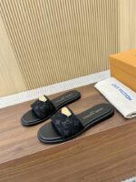 LV Isola Flat Mule  (حذاء لوي آيزولا فلات ميول) - Image 6