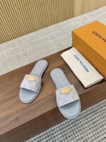 LV Isola Flat Mule  (حذاء لوي آيزولا فلات ميول) - Image 2