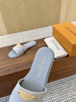 LV Isola Flat Mule  (حذاء لوي آيزولا فلات ميول) - Image 4