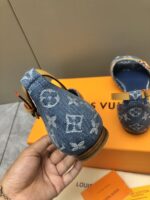 LV Flat Comfort Sandal ( حذاء “لوي مسطح مريح صندل ) - Image 3
