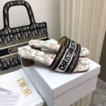 D Dway Heeled Slide (دي دواي بكعب صندل) - Image 3