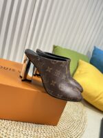 LV High-Heeled Sandals (لوي بكعب عالٍ مُرصّع صندل )