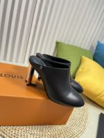 LV High-Heeled Sandals (لوي بكعب عالٍ مُرصّع صندل )