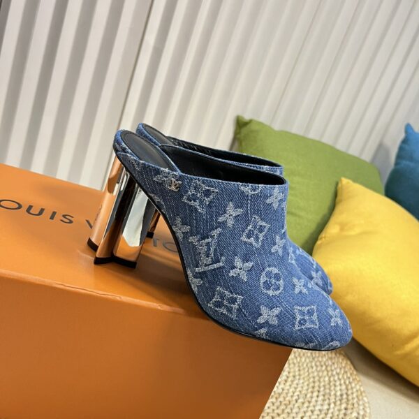 LV High-Heeled Sandals (لوي بكعب عالٍ مُرصّع صندل )