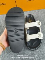 LV Flat Comfort Mule (حذاء "لوي مسطح مريح ميوول) - Image 3