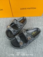LV Flat Comfort Mule (حذاء "لوي مسطح مريح ميوول) - Image 4