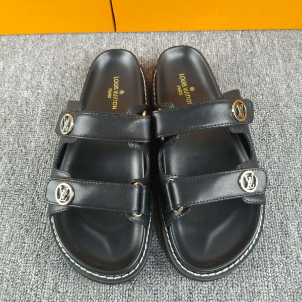 LV Flat Comfort Mule (حذاء "لوي مسطح مريح ميوول)