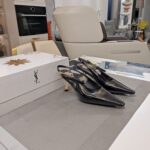 Curved High Heel (كعب عالٍ منحني)