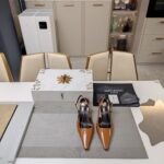 Curved High Heel (كعب عالٍ منحني) - Image 3