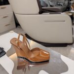 Peep-Toe Heel Sandals ( مقدمة مفتوحة كعب ويدج صندل) - Image 2