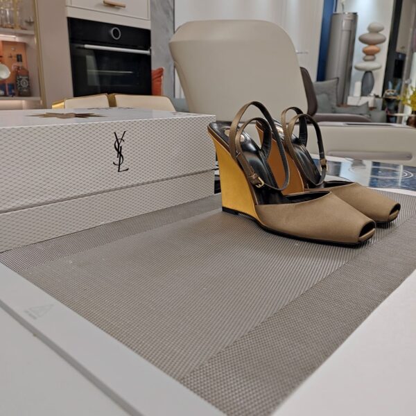 Peep-Toe Heel Sandals ( مقدمة مفتوحة كعب ويدج صندل)