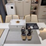 Peep-Toe Heel Sandals ( مقدمة مفتوحة كعب ويدج صندل) - Image 5