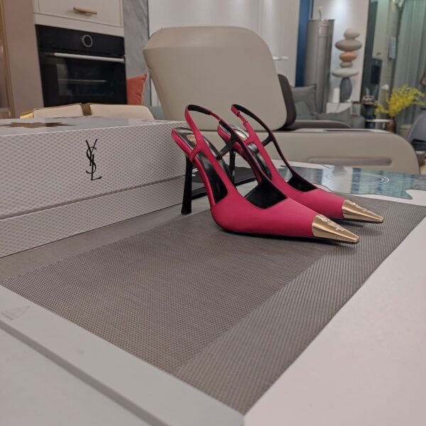 Iron-Toe Heel Sandals ( بكعب ومقدمة حديدية صندل )