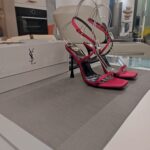 Strappy High Heel Sandals  ( بكعب عالٍ بأحزمة صندل)