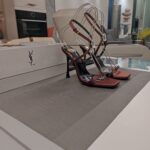 Strappy High Heel Sandals  ( بكعب عالٍ بأحزمة صندل)