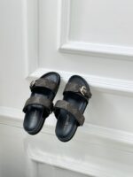 LV Comfort Flat Mule ( حذاء “لوي مسطح مريح ميوول)