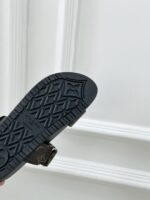LV Comfort Flat Mule ( حذاء “لوي مسطح مريح ميوول) - Image 4
