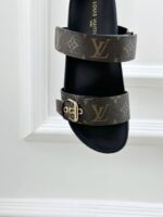 LV Comfort Flat Mule ( حذاء “لوي مسطح مريح ميوول) - Image 5
