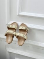 LV Comfort Flat Mule ( حذاء “لوي مسطح مريح ميوول)