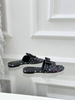 LV Flat Mule ( حذاء “لوي ميوول) - Image 2