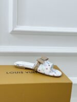 LV Flat Mule ( حذاء “لوي ميوول) - Image 3