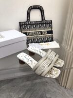 D Dway Heeled Slide (دي دواي بكعب صندل) - Image 9