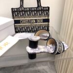 D Dway Heeled Slide (دي دواي بكعب صندل) - Image 2