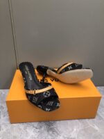 LV Flat Comfort Sandal ( حذاء “لوي مسطح مريح صندل ) - Image 5