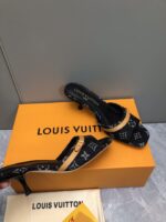LV Flat Comfort Sandal ( حذاء “لوي مسطح مريح صندل ) - Image 9