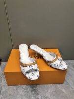 LV Flat Comfort Sandal ( حذاء “لوي مسطح مريح صندل ) - Image 5