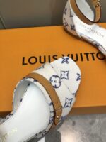 LV Flat Comfort Sandal ( حذاء “لوي مسطح مريح صندل ) - Image 3