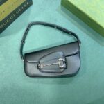 Horsebit Small Shoulder Bag (حقيبة كتف  هورسبيت الحجم الصغير) - Image 4