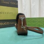 Horsebit Mini Shoulder Bag (حقيبة كتف ميني هورسبيت) - Image 2