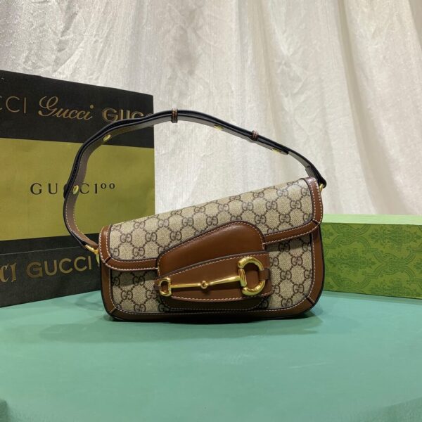 Horsebit Small Shoulder Bag (حقيبة كتف  هورسبيت الحجم الصغير)