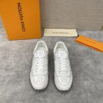 LV Sneakers Shoes ( حذاء “لوي سنيكرز) - Image 3