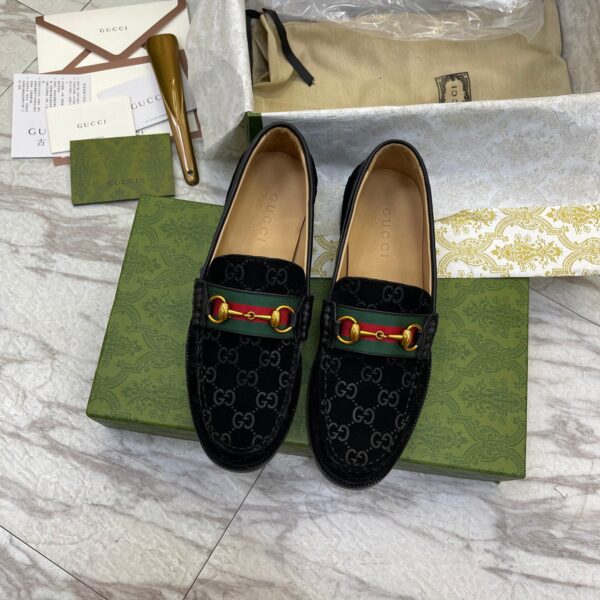 Horsebit Loafer  (حذاء لوفر )