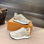 LV Sneaker  ( حذاء "لوي سنيكرز) - Image 3