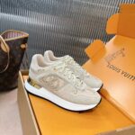 LV Sneaker  ( حذاء "لوي سنيكرز) - Image 7
