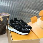 LV Sneaker  ( حذاء "لوي سنيكرز) - Image 4